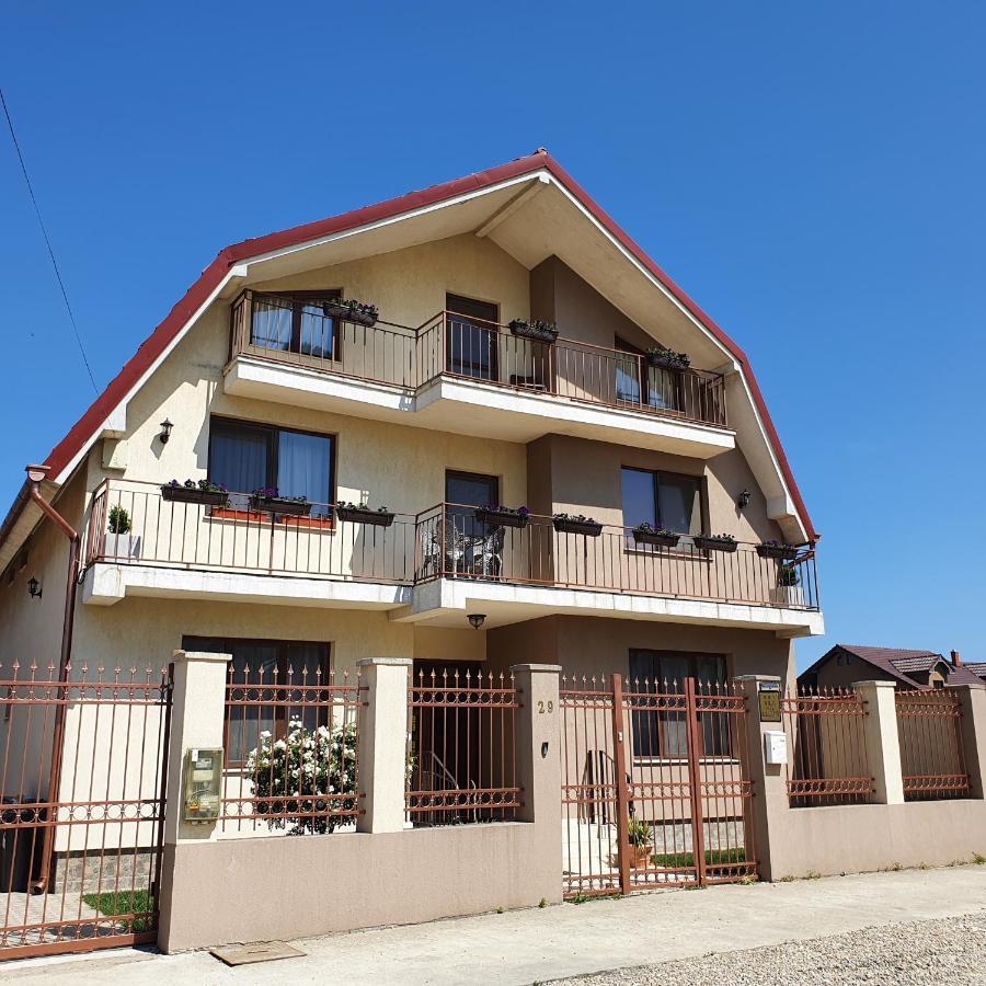 Vila De La Lugas Hotel Oradea Exterior photo